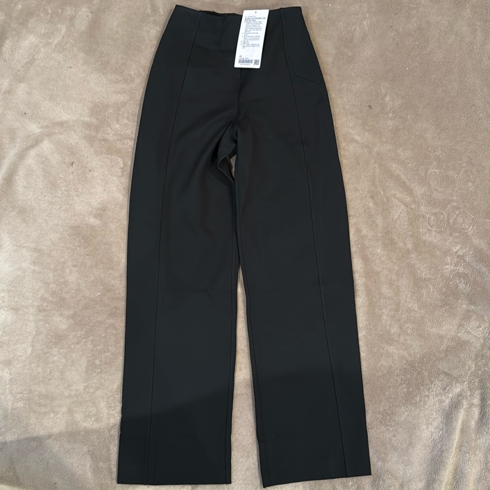 Lululemon blackened pine straight leg pull on pant XS!